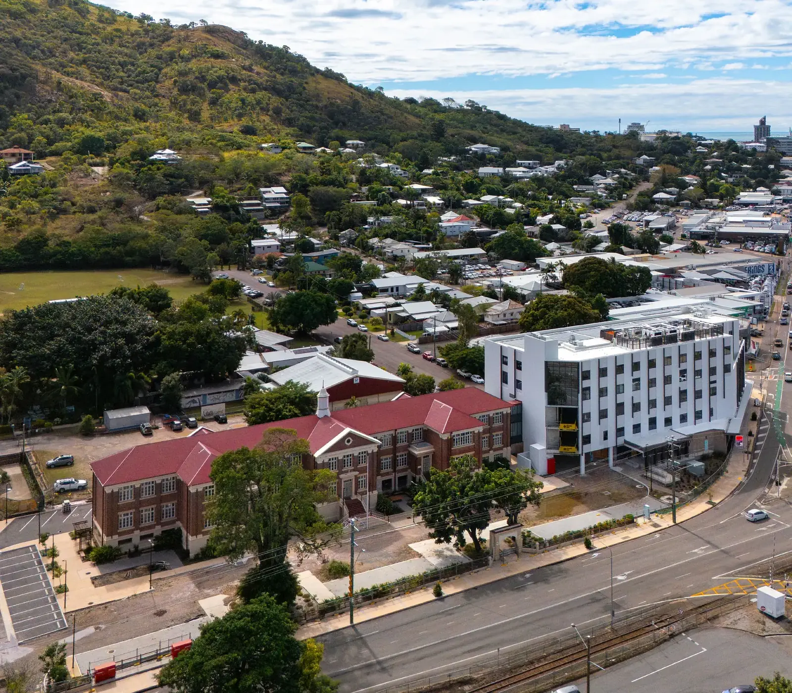 Aerial view of Weststate Hospital and the adjoining Heritage Medical Suites